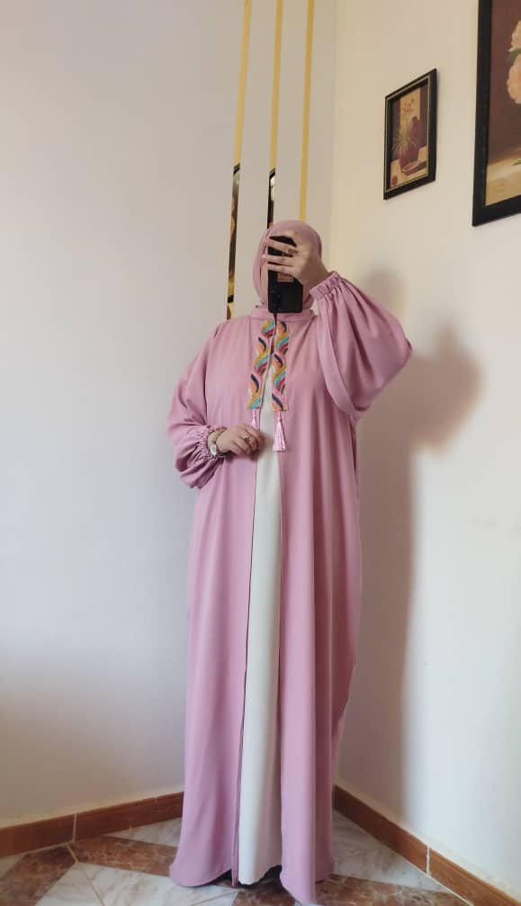 Abaya Nour rose + robe droite 